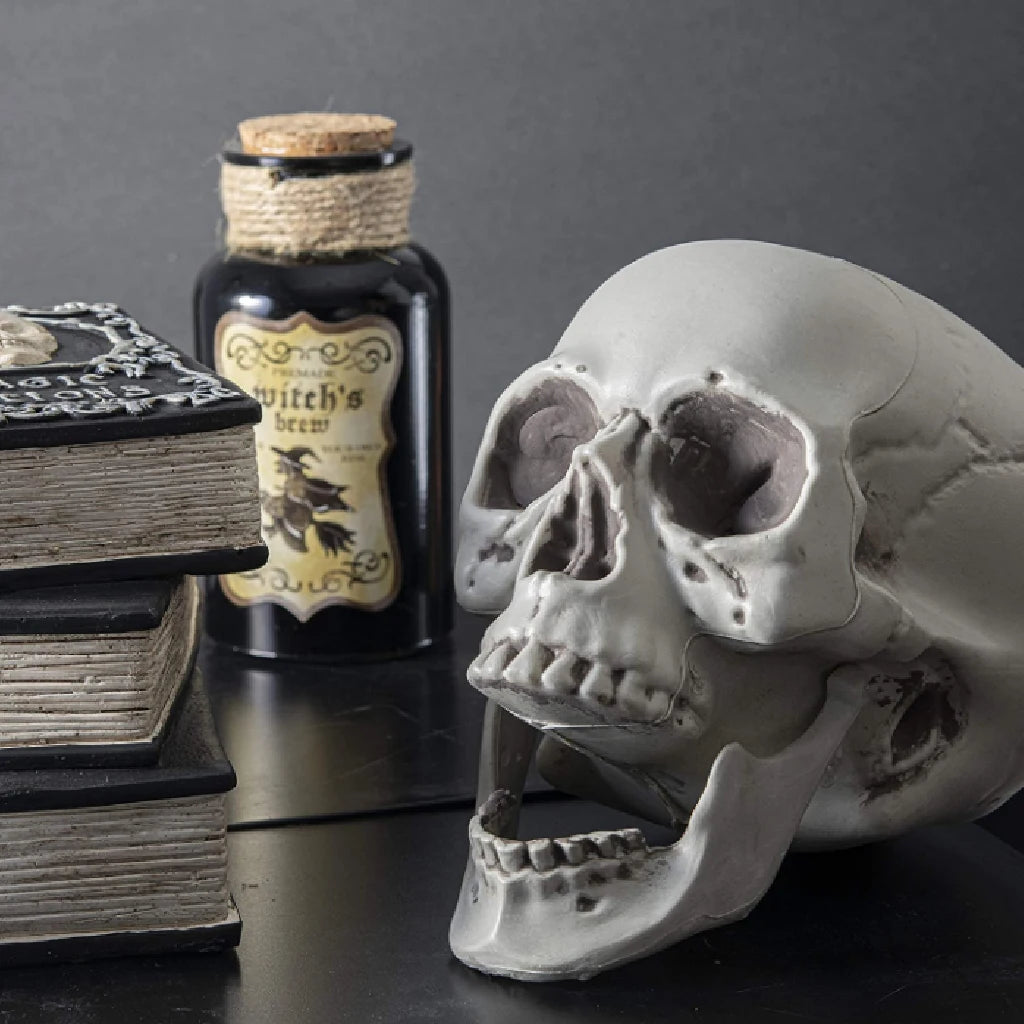 1Pcs Plastic Skull Head Figurine Statue Artificial Scary Bone Skeleton Decorative Sculpture for Bar Party Home Halloween Decor