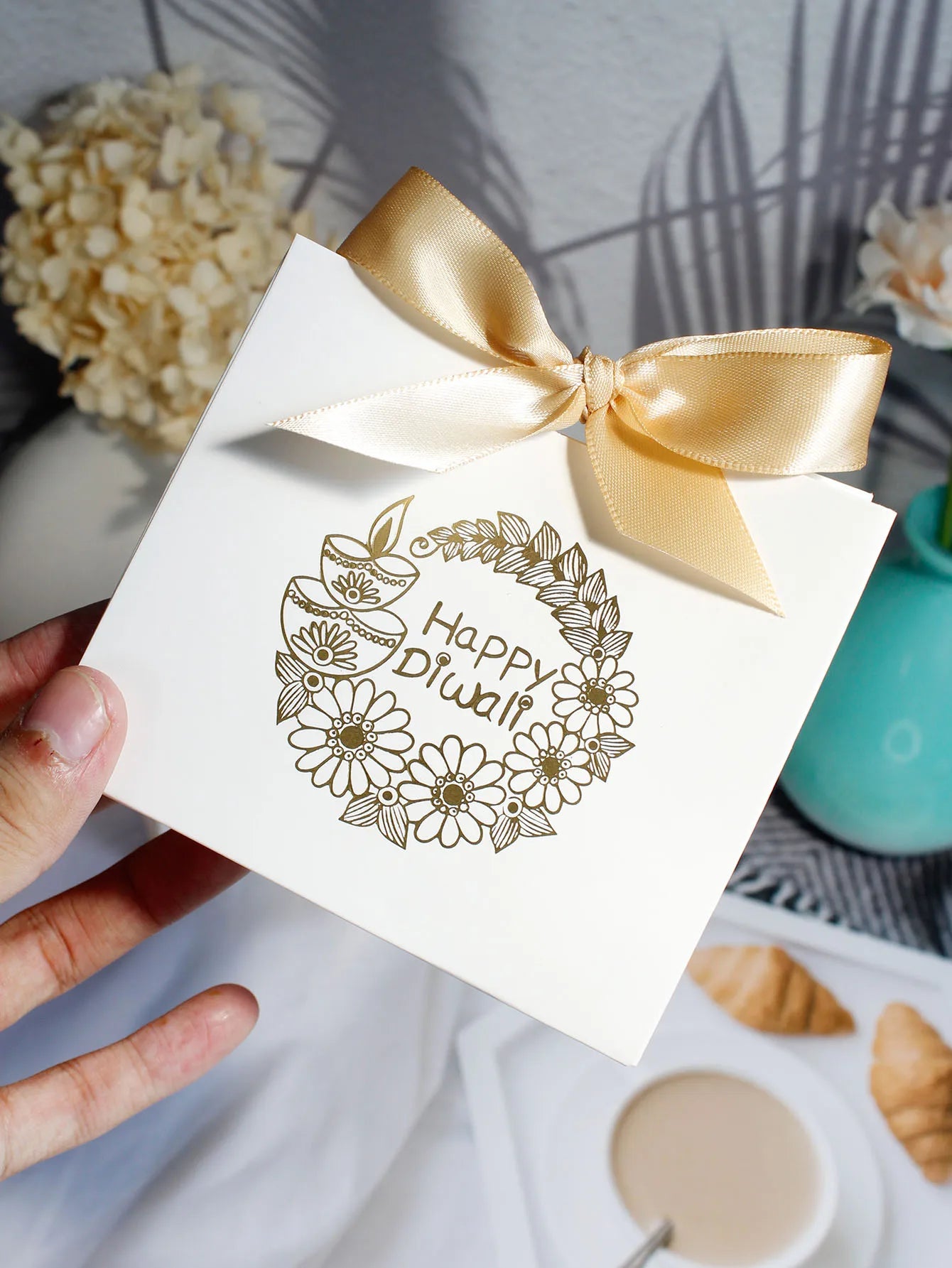 Indian Diwali candy box with four styles of ribbons, suitable for festivals, parties, family gatherings, and other occasions