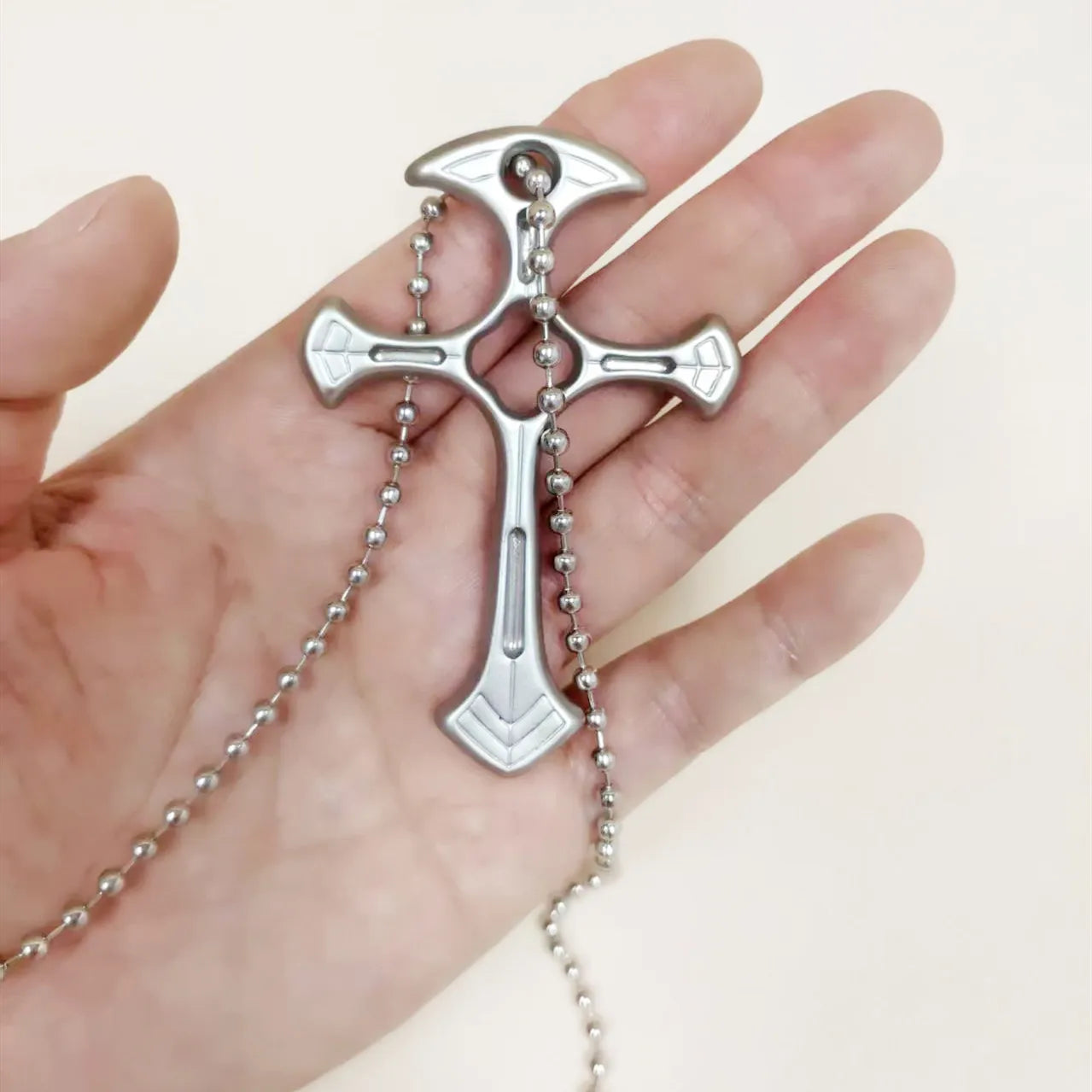 Cross Pendant Self Defense Necklace Portable Broken Window Emergency Aid Security Protection