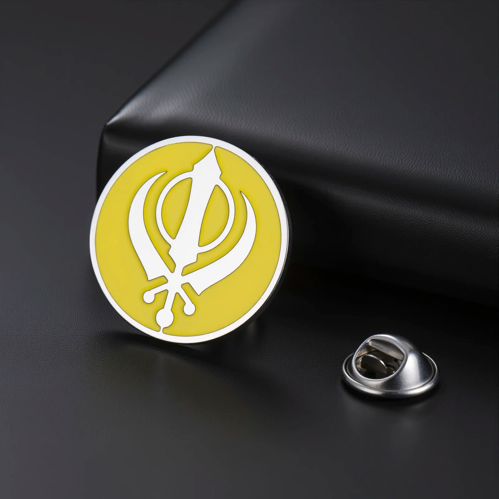 LIKGREAT Sikh Khanda Brooch Religious Spiritual Enamel Pin Badge Stainless Steel Jewelry Amulet Gift for Men Women Accessory