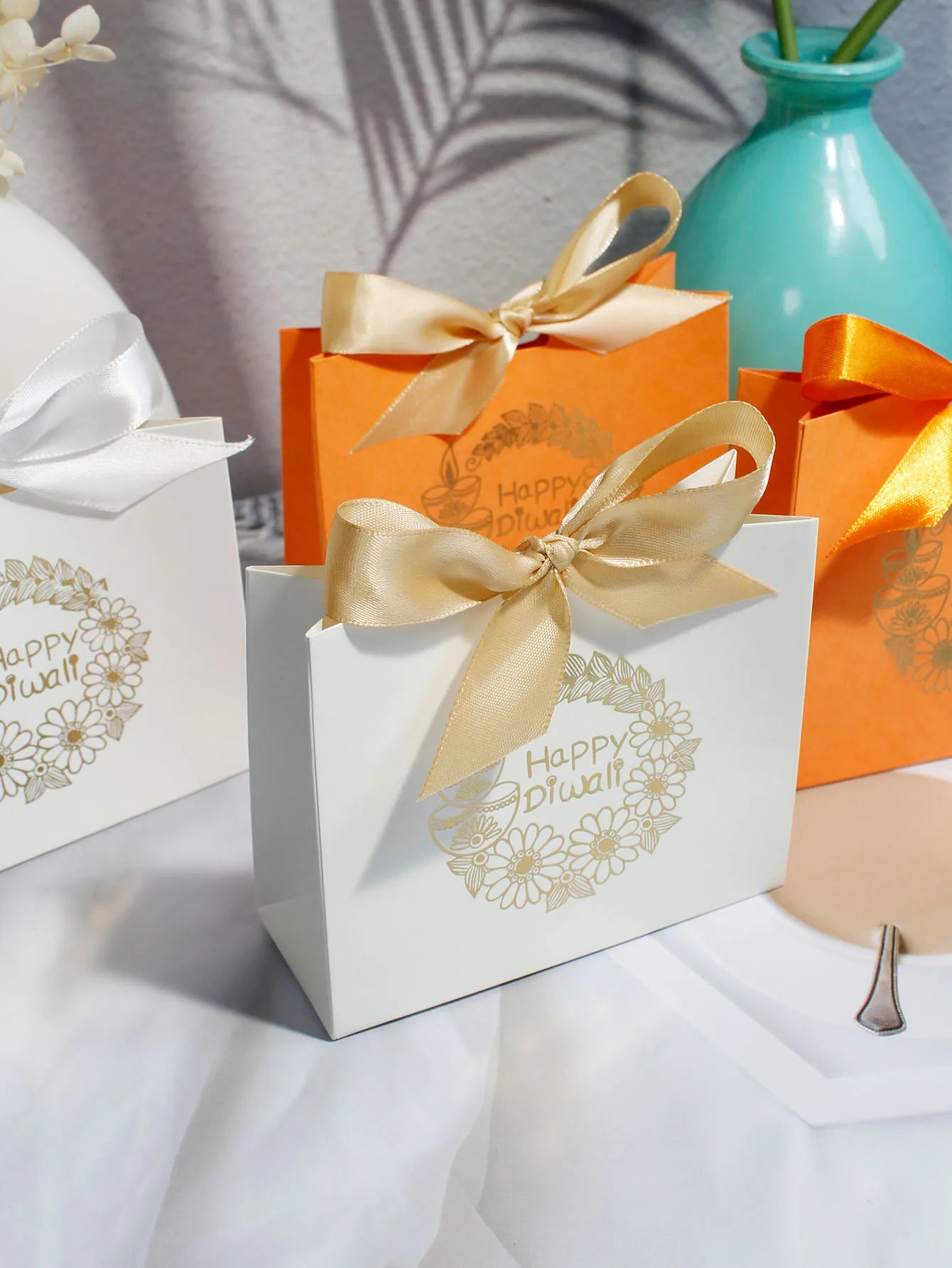 Indian Diwali candy box with four styles of ribbons, suitable for festivals, parties, family gatherings, and other occasions