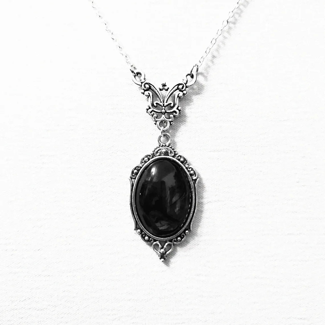 Gothic Vampire Necklace Vintage Stardust Crystal Cameo Pendant Necklace Punk Style Vampire Pendant Oval Satanic Demon Necklace
