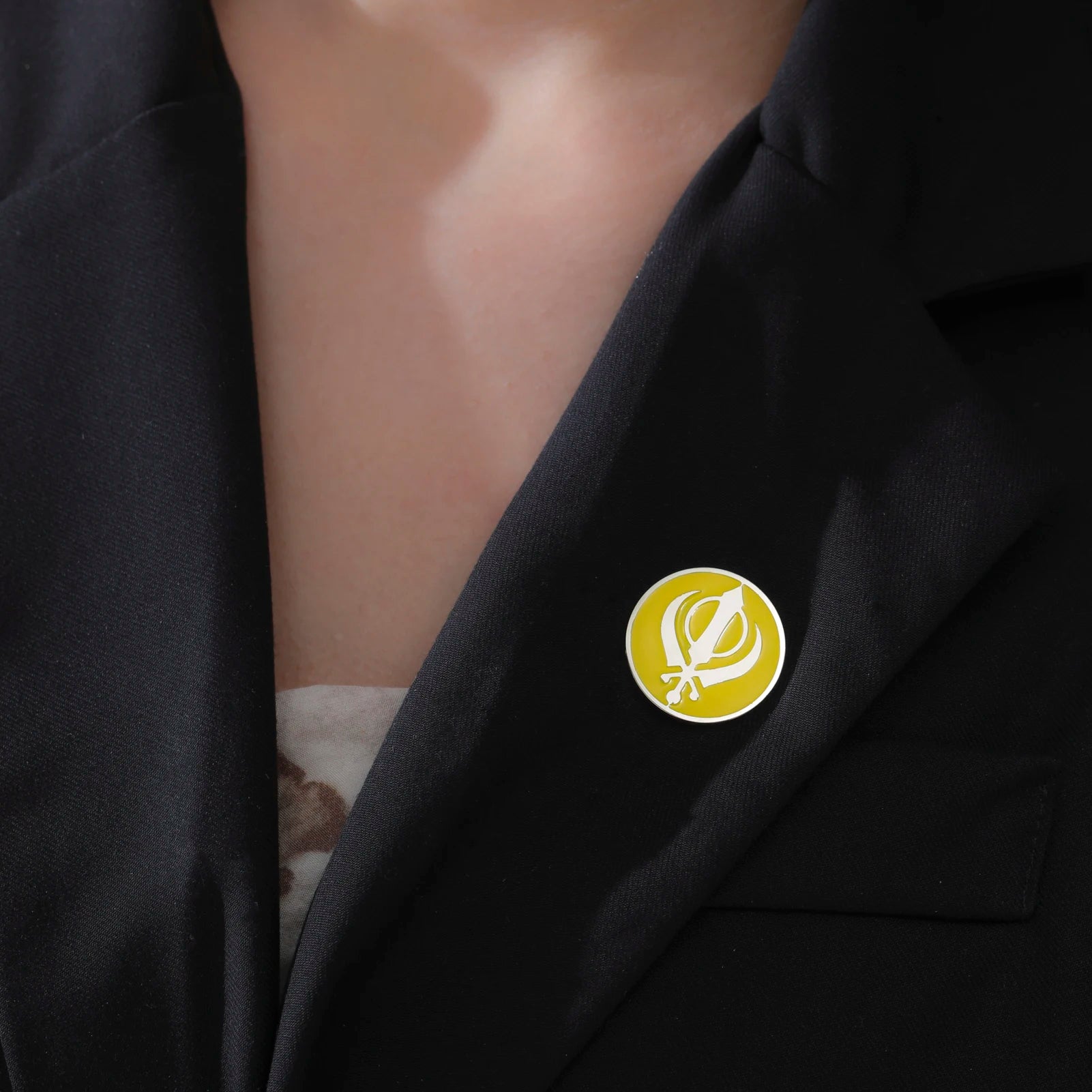 LIKGREAT Sikh Khanda Brooch Religious Spiritual Enamel Pin Badge Stainless Steel Jewelry Amulet Gift for Men Women Accessory