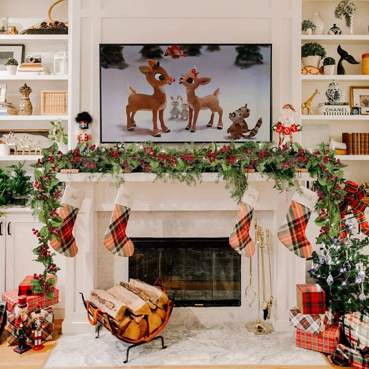 Christmas Garland with Red Berry Artificial Flowers Plant Door Table Christmas Decor Hanging Rattan For Stairs Railing Fireplace