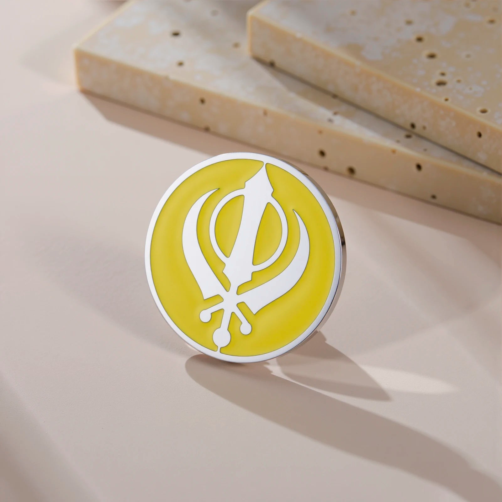 LIKGREAT Sikh Khanda Brooch Religious Spiritual Enamel Pin Badge Stainless Steel Jewelry Amulet Gift for Men Women Accessory